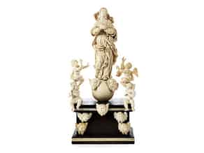 Detailabbildung:  Elfenbein-Figurengruppe Maria Immaculata 