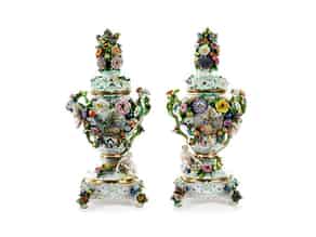 Detailabbildung:  Paar überaus prächtige Meissner Potpourri-Vasen