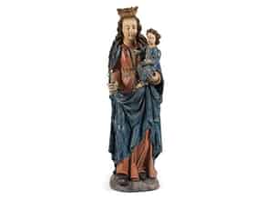 Detail images:  Schnitzfigur einer Madonna mit dem Kind