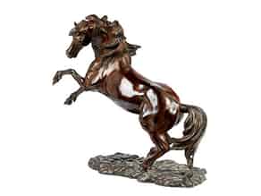 Detail images:  Bronzefigur eines sich aufbäumenden Pferdes