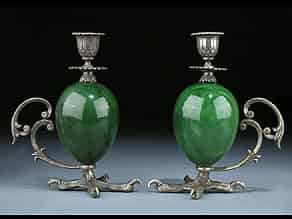 Detailabbildung:  Paar russische Kerzenleuchter in Silber und grünem Stein