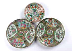 Detail images:  Drei chinesische Porzellanteller