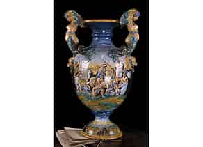Detailabbildung:  Große Majolika-Vase, Italien, 19. Jahrhundert