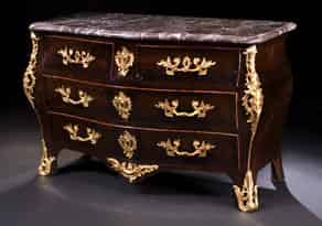 Detailabbildung:  Elegante französische Louis XV-Kommode, signiert Tuart 
