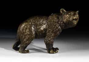 Detailabbildung:  Bronzefigur eines Bären