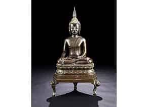 Detailabbildung:  Große Buddha-Figur in Bronze