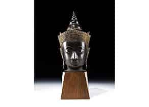 Detailabbildung:  Buddha-Kopf in Bronze