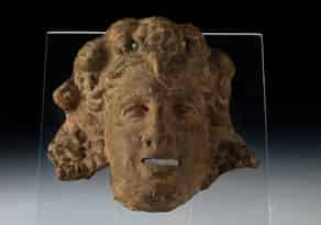 Detail images:  Römischer Terrakotta-Kopf einer alten Antikensammlung
