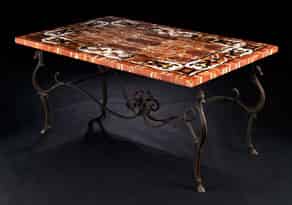 Detailabbildung:  Großer Tisch mit Pietra Dura-Platte und kunstvoll geschmiedetem Eisengestell