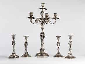 Detailabbildung:  Tischleuchter-Garnitur der französischen Silbermanufaktur Odiot (seit 1690)
