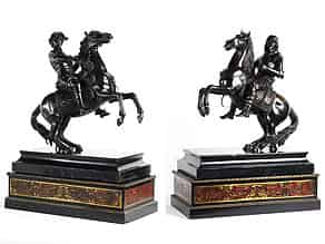 Detailabbildung:  Bronzegruppe zweier Reiter