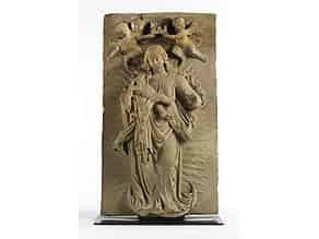 Detail images:  Steinrelief einer Mondsichelmadonna mit Jesuskind und Engeln