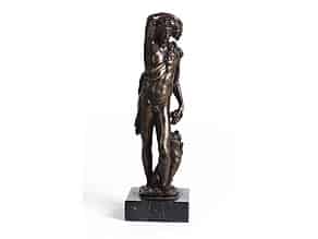 Detailabbildung:  Bronzefigur eines jugendlichen Dionysos
