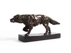 Detailabbildung:  Bronzefigur eines Jagdhundes