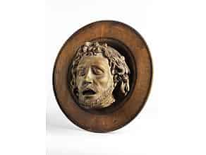 Detail images:  Museale Johannesschüssel mit lebensgroßem Kopf des Heiligen Johannes aus der Schnitzwerkstatt des Kefermarkter Altars