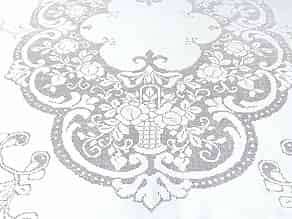 Detailabbildung:  Ovales Tafeltuch mit reicher A-Jour-Handarbeit