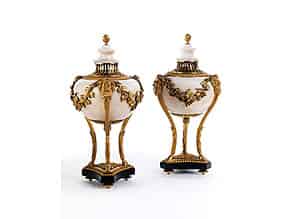 Detail images:  Paar Brûle-Parfum-Vasen