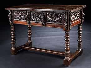 Detailabbildung:  Renaissance-Tisch