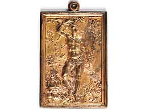 Detailabbildung:  Feuervergoldete Bronzeplakette mit Reliefdarstellung des Heiligen Sebastian