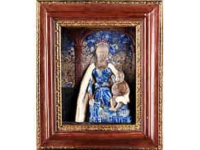 Detail images:  Gerahmtes Reliefbild einer thronenden Madonna mit dem Jesuskind in Lapislazuli, Pietra dura und Alabaster