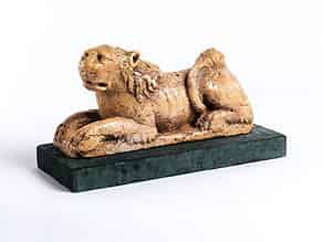 Detailabbildung:  Skulptur eines liegenden Löwen in Veroneser Marmor