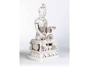 Detailabbildung:  Blanc de Chine-Porzellanfigur eines Bodhisattvas
