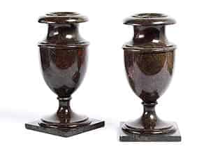 Detail images:  Paar Vasen in seltenem balkanischem Marmor