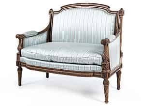 Detailabbildung:  Kleines, zweisitziges Sofa im französischen Louis XVI-Stil