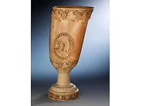 Detail images:  Großer Pokal in Elfenbein