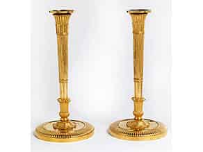 Detailabbildung:  Paar Empire-Kerzenleuchter vom Typus „Fontainebleau-Consulat 