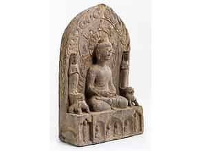 Detailabbildung:  Steinfigur eines Buddha