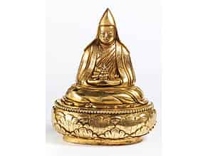 Detail images:  Feuervergoldete Bronze eines tibetischen Lamas