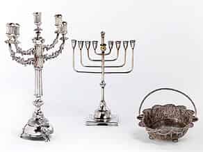Detailabbildung:  Drei Judaika-Silberobjekte