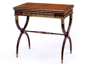 Detailabbildung:  Eleganter Spieltisch im Stil des Louis XVI