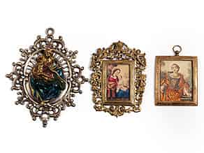 Detailabbildung:  Drei Metallrahmen mit Heiligen-Darstellungen