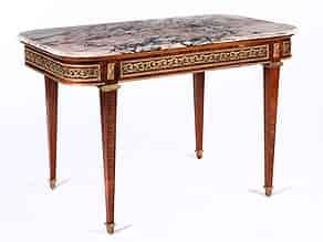 Detailabbildung:  Tisch im Louis XVI-Stil