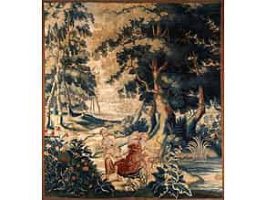 Detailabbildung:  Flämischer Gobelin des 17. Jahrhunderts mit Walddarstellung sowie mythologischer Szenerie
