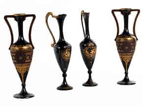 Detail images:  Satz von vier Toledo-Vasengefäßen