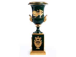 Detailabbildung:  Große Sockelvase in Porzellan und feuervergoldeter Bronze, sog. Medici-Vase