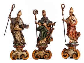Detailabbildung:  Drei Schnitzfiguren der Heiligen Blasius, Erasmus und Dionysios