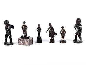 Detailabbildung:  Sechs kleinere Bronzefiguren