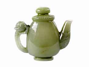 Detailabbildung:  Teekännchen in hellgrüner Jade