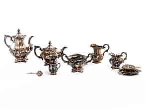 Detail images:  Silberkonvolut mit Kaffee-, Teekannenservice und diversen kleinen Teilen