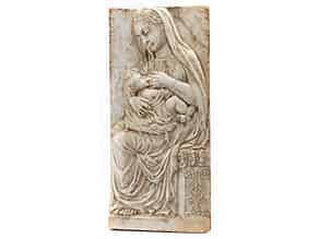 Detailabbildung:  Marmor-Reliefplatte mit Darstellung einer Maria lactans