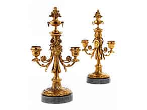Detail images:  Paar elegante Tischleuchter in feuervergoldeter Bronze