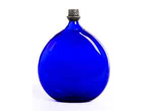 Detailabbildung:  Blaue Schnapsflasche