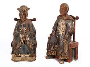 Detailabbildung:  Paar geschnitzte Holzfiguren