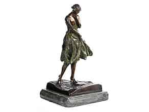 Detailabbildung:  † Bronzefigur eines jungen Mädchens
