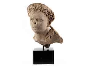 Detailabbildung:  Marmorkopf eines jugendlichen Römers