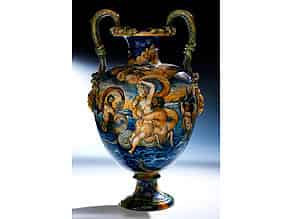 Detail images:  Museale, große Majolika-Vase